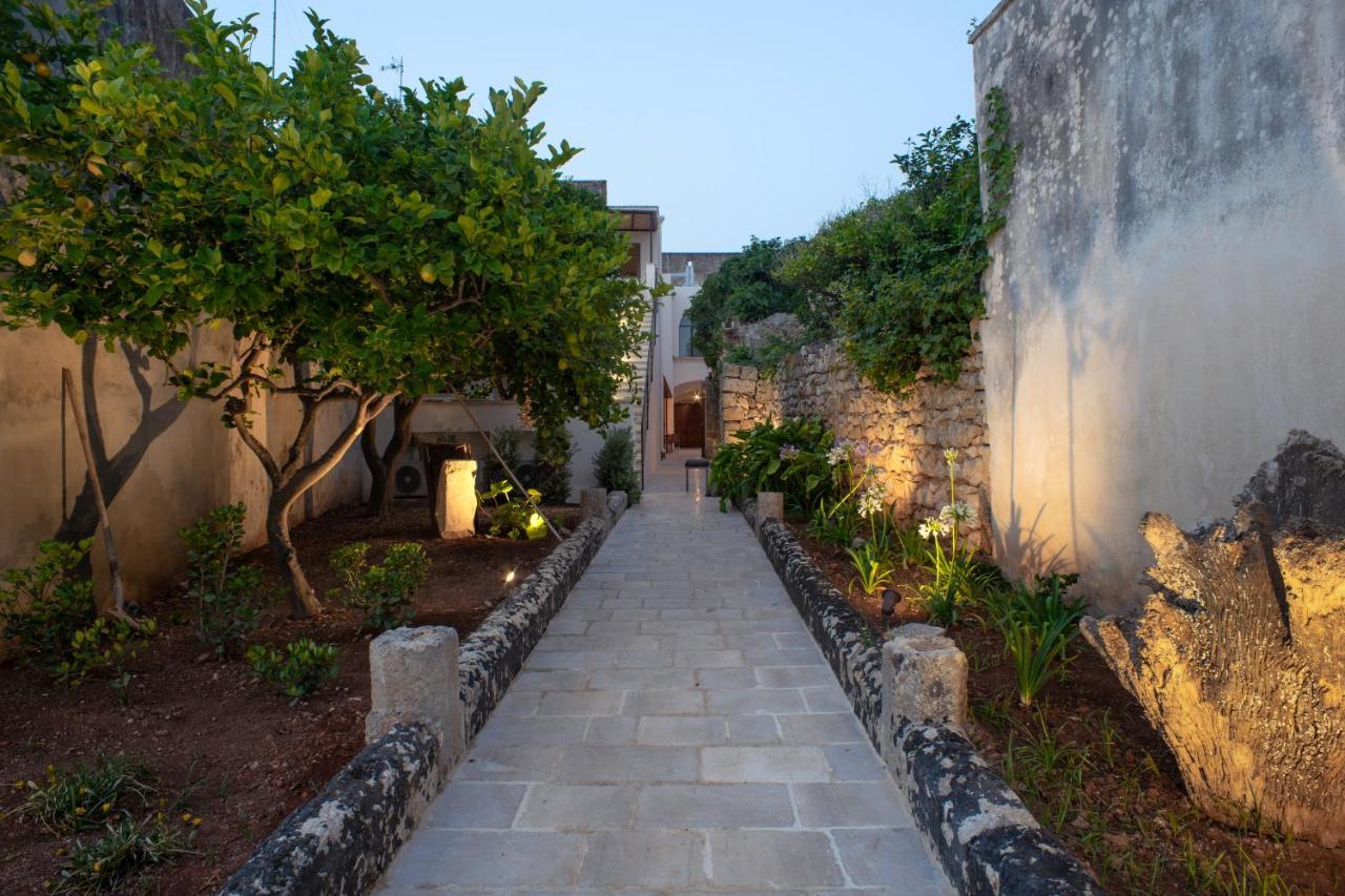 Palazzo Frangipane Bed & Breakfast Salve Bagian luar foto